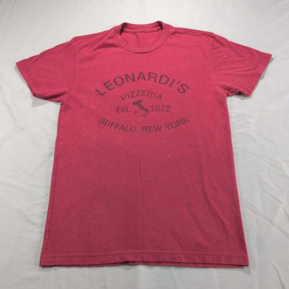 Leonardis Pizzeria Graphic T-Shirt

sizing isn't shown through a tag - check mea
